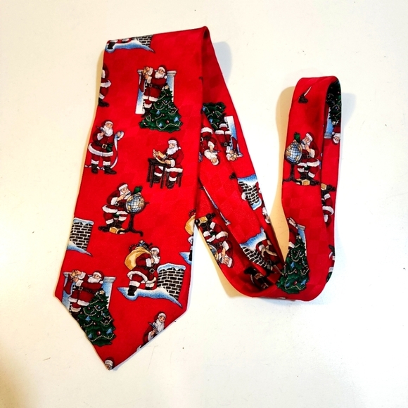 Hallmark Licensing Hollidays Traditions Santa Claus Christmas Silk Tie - Picture 1 of 7